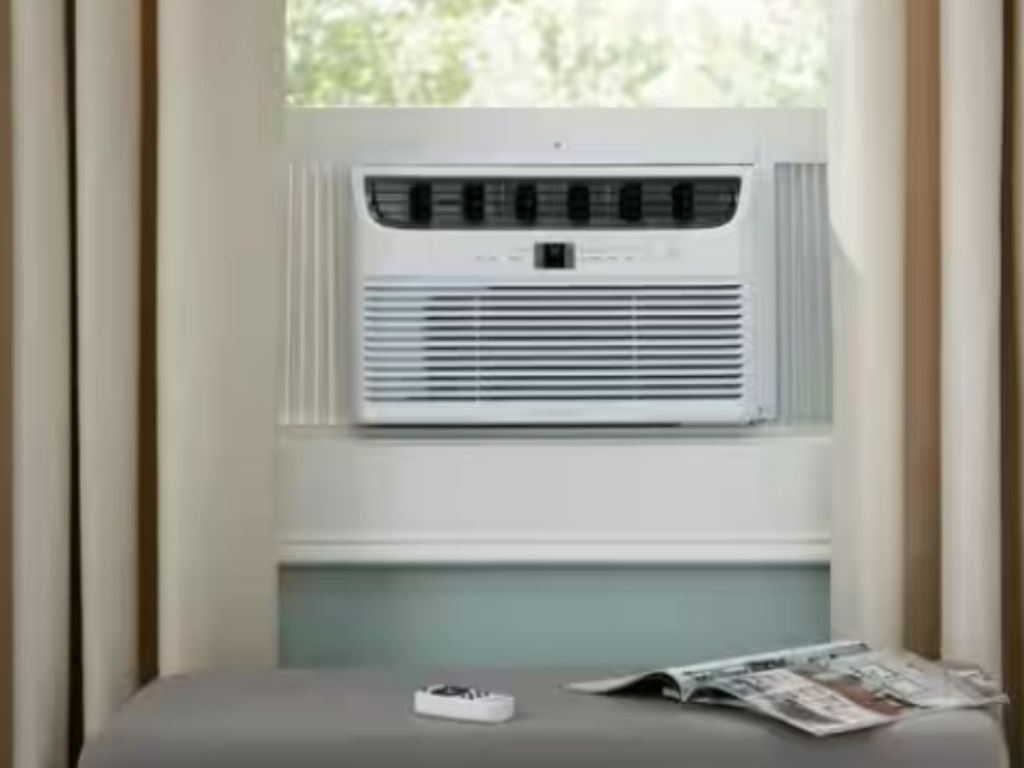 Frigidaire 6,000 BTU 115-Volt Window-Mounted Mini-Compact Air Conditioner with Full-Function Remote Control 