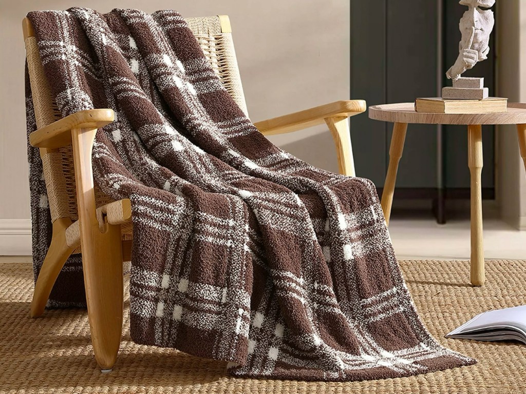 Better Homes & Gardens Cozy Knit Throw Blanket in Plaid