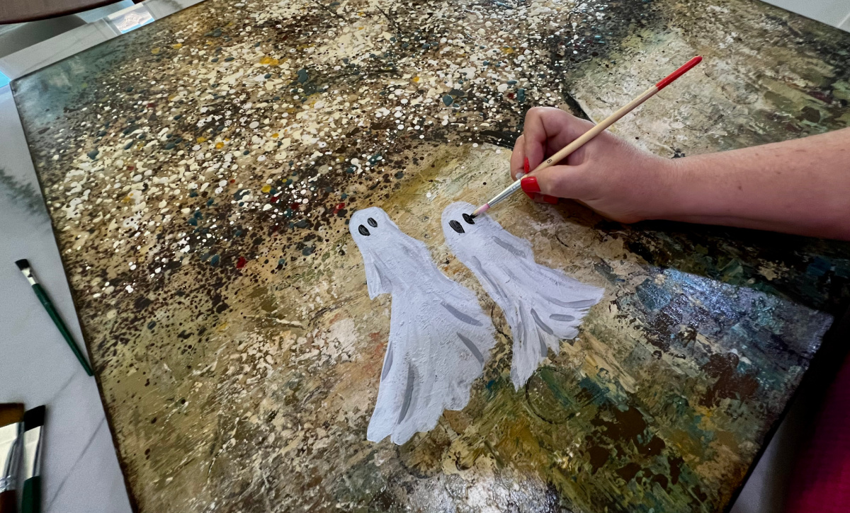 DIY Thrift Store Ghost Painting Makeover for Halloween