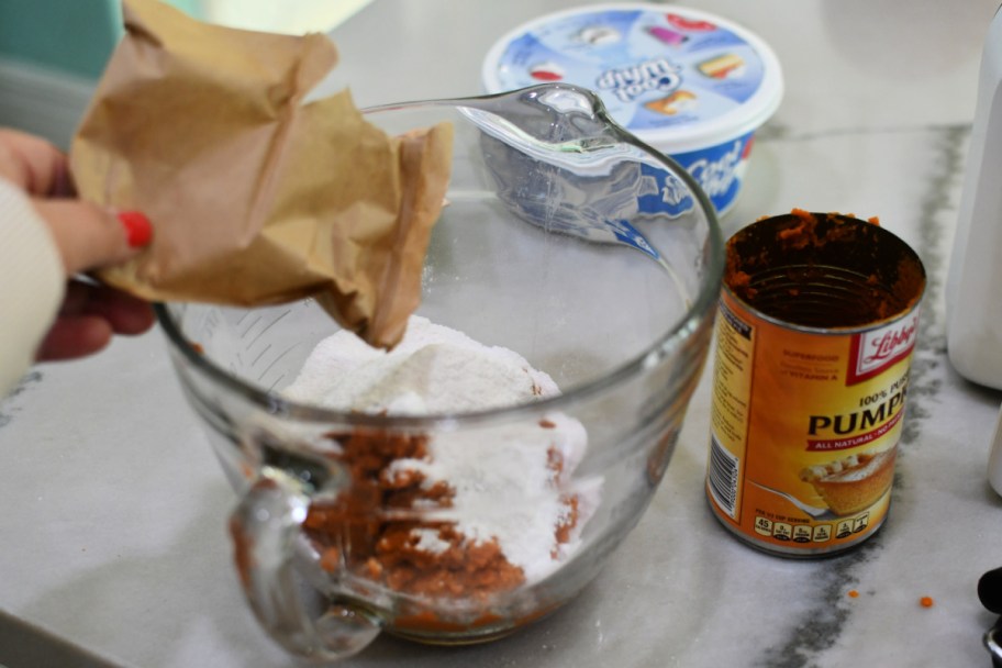 Making pumpkin pie dip