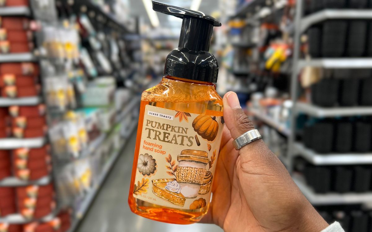 Pumpkin-treats-foaming-hand-soap صابون اليد الرغوي للخريف والهالوين بسعر 2.50 دولار فقط على موقع Walmart.com