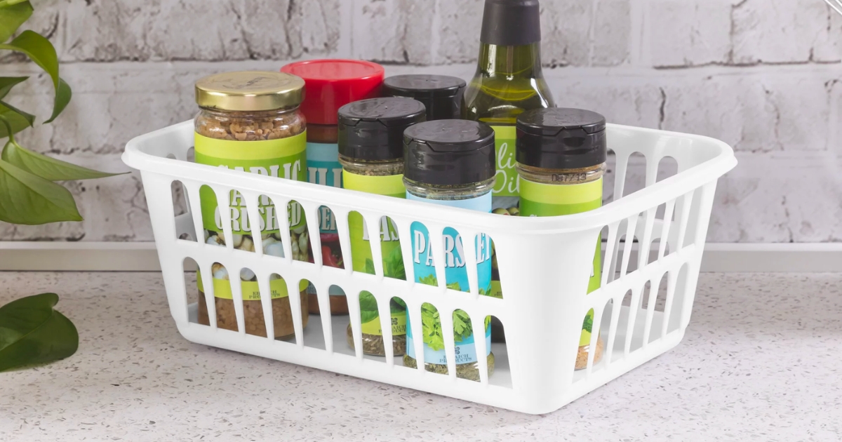 Sterilite Small Storage Basket with spices