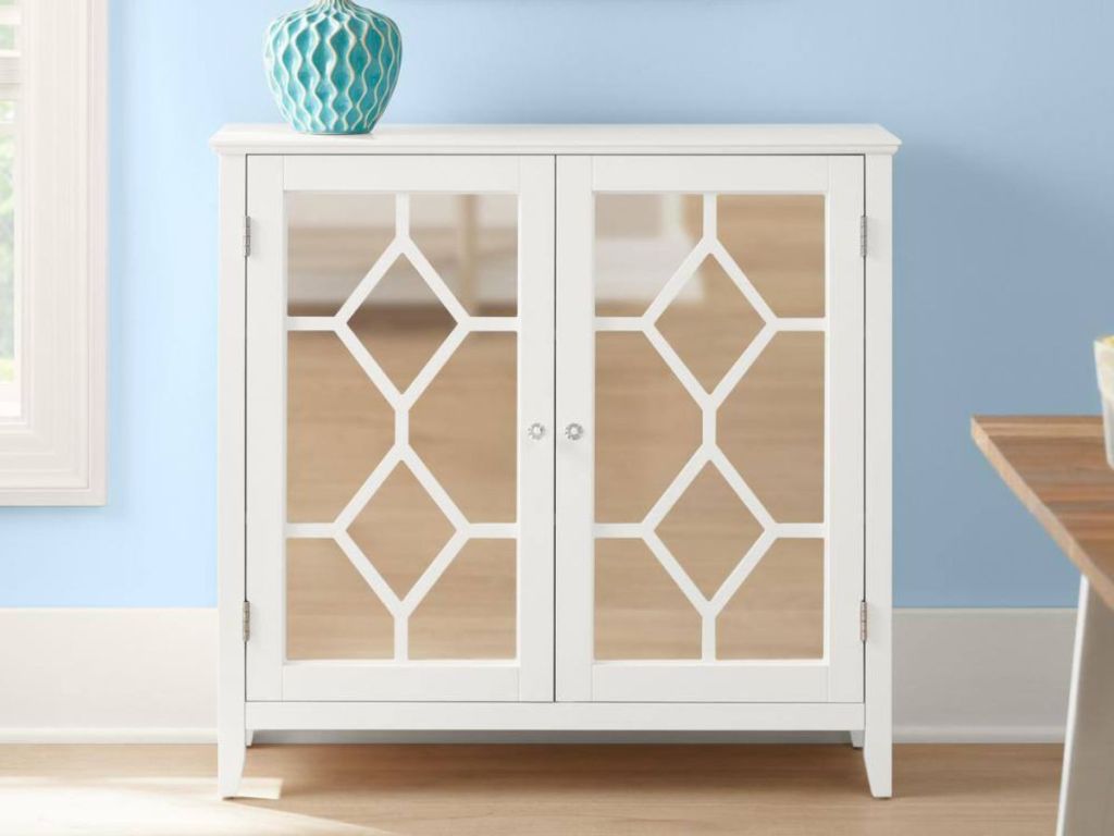 Style-Well-Brisa-Bright-White-Accent-Cabinet-with-Double-Mirrored-Doors خصم يصل إلى 50% على مقاعد وتخزين هوم ديبوت + شحن مجاني