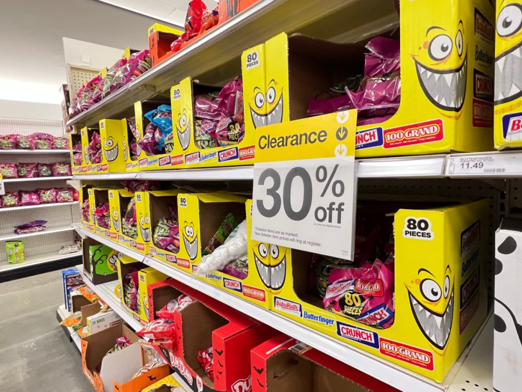 Target-Halloween-Candy-clearance-30-off التصفية المستهدفة خصم 90% على ديكورات عيد الفصح والحلويات والمزيد!