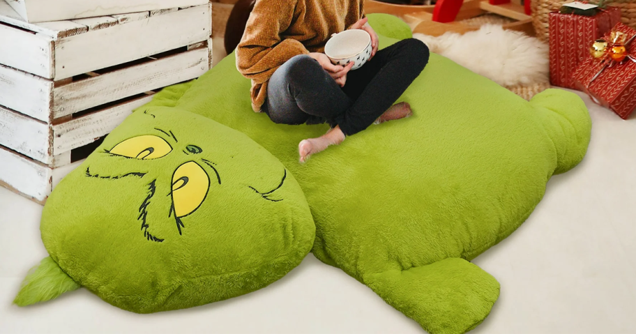 The Grinch Who Stole Christmas 50 Jumbo Grinch Pillow