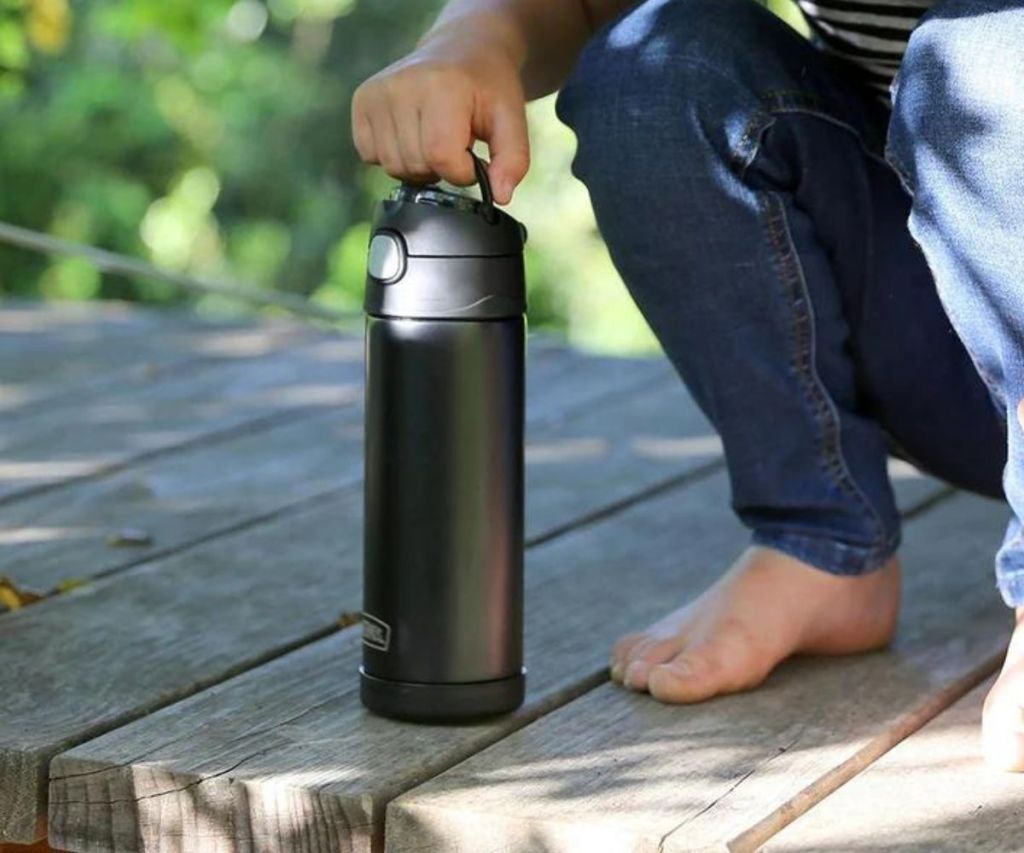 A child holding Thermos FUNTainer 