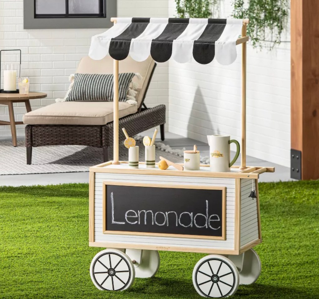 lemonade cart outside on grassy area