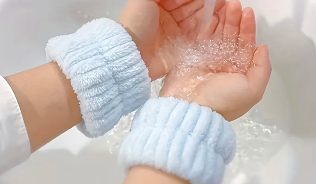 Microfiber Wrist Towels with running water
