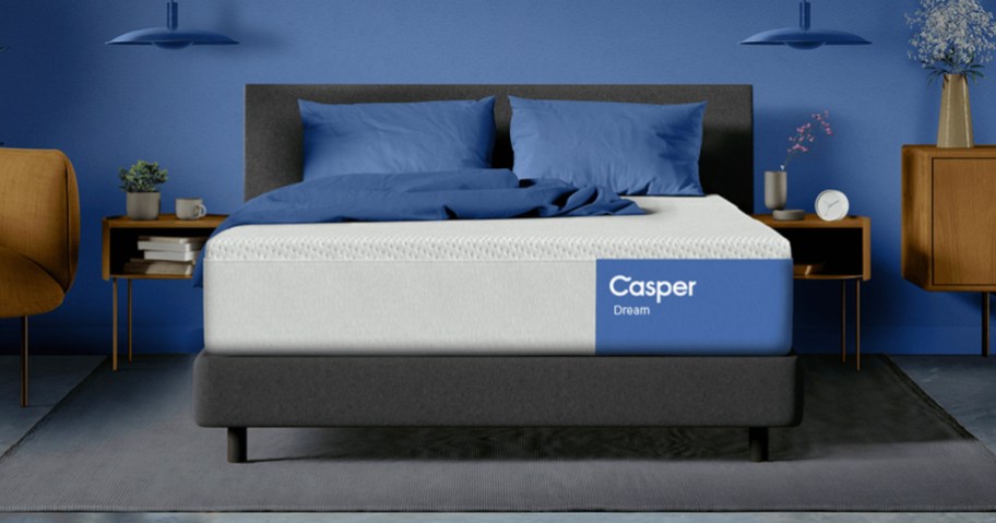 casper dream mattress with blue blanket and pillows
