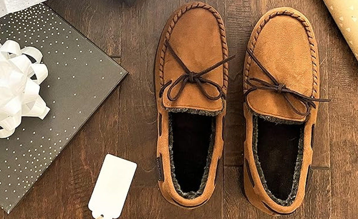 Mens dearfoam moccasin slippers hot sale