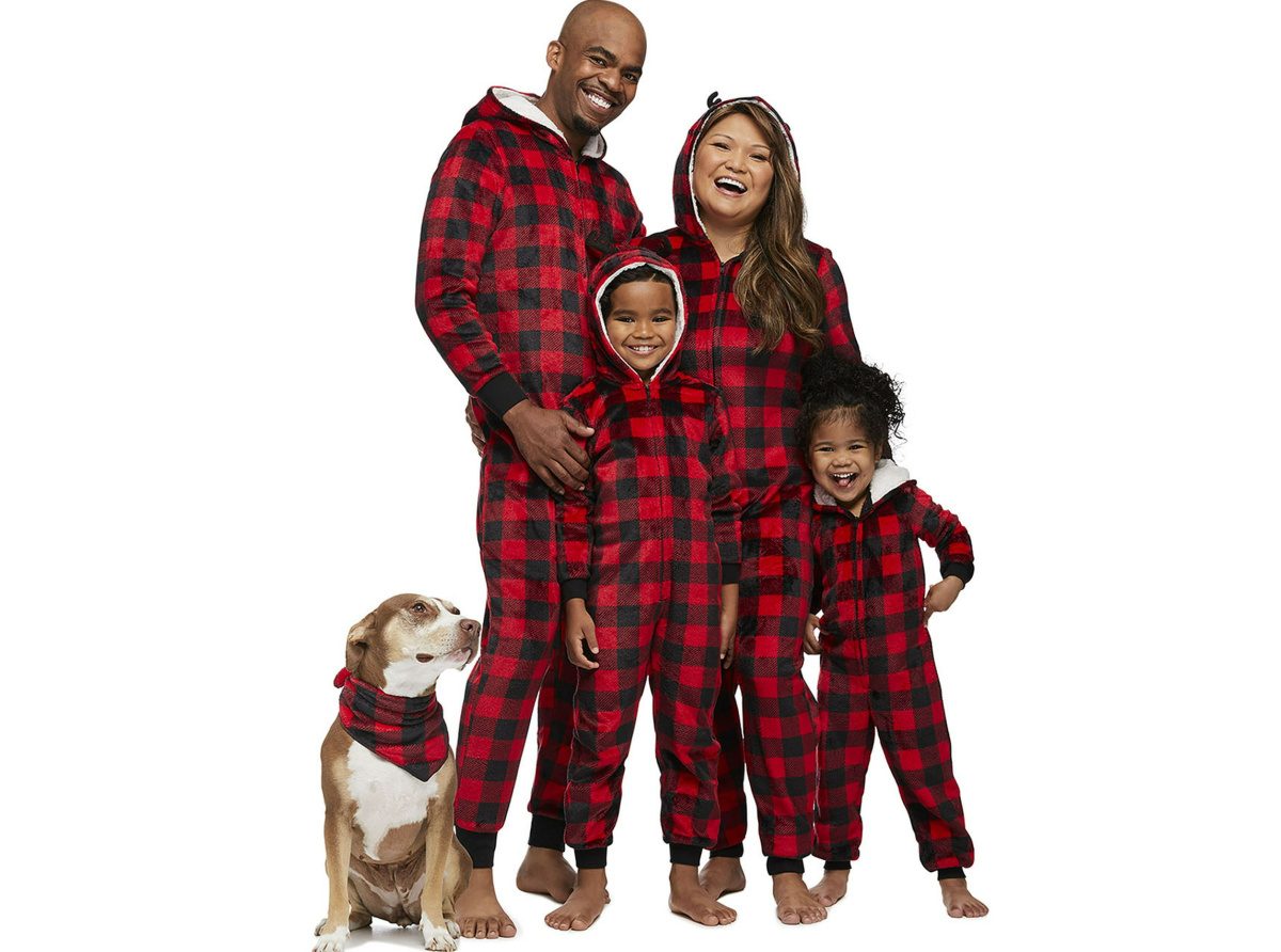 family wearing plaid pajamas set