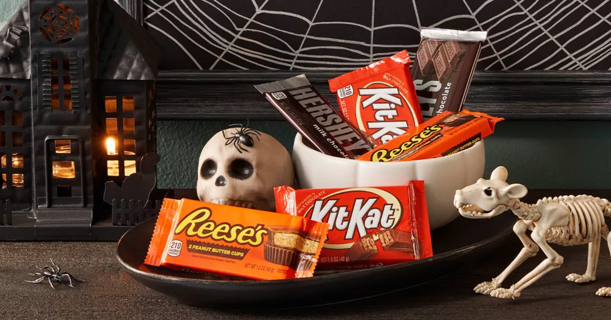 Hershey’s Full-Sized Candy Bars 30-Pack Just $22.69 at Costco | Perfect for Halloween