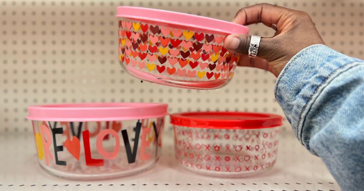 How cute are these Halloween food storage containers! They're