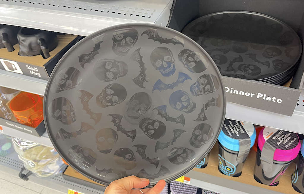 Grab Halloween Plastic Dishes at Walmart for Just 50¢ – Dishwasher & Microwave-Safe!