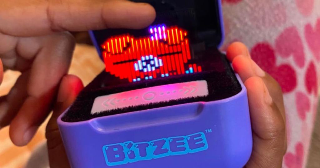 BITZEE INTERACTIVE TOY DIGITAL PET YOU CAN TOUCH WITH 15 PETS INSIDE  **NEW**