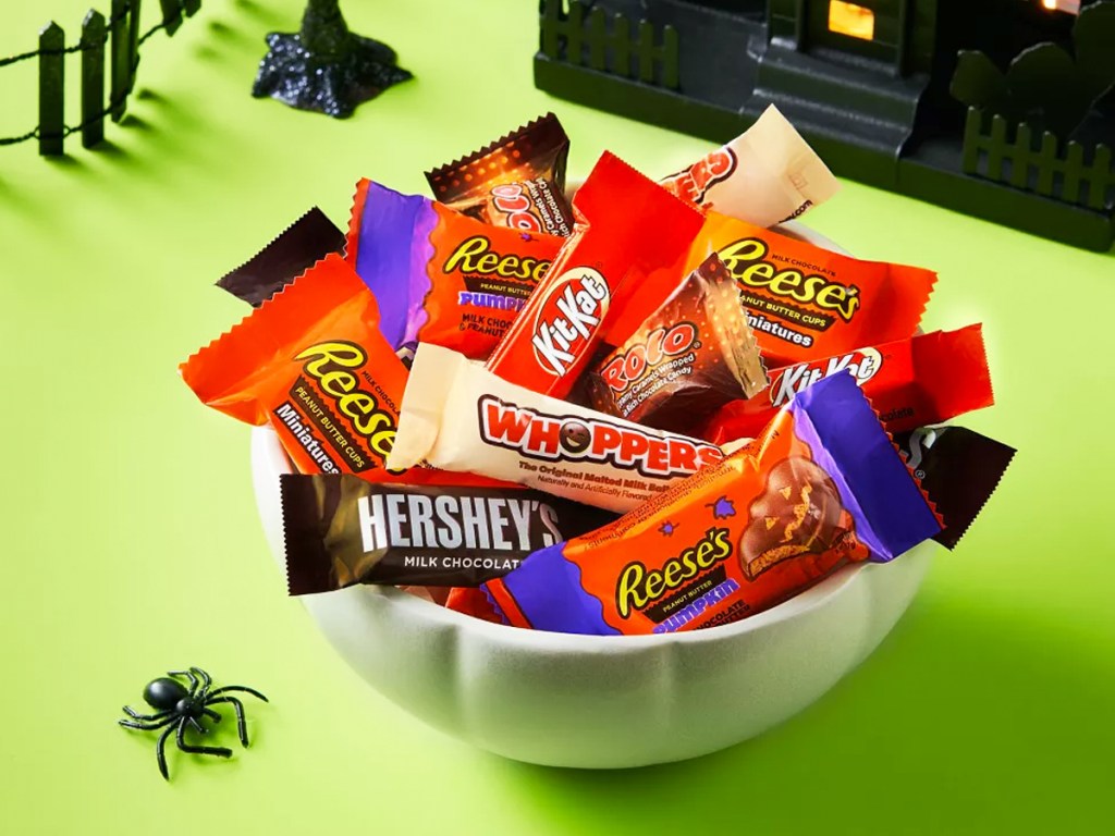 hershey's halloween chocolates in bowl