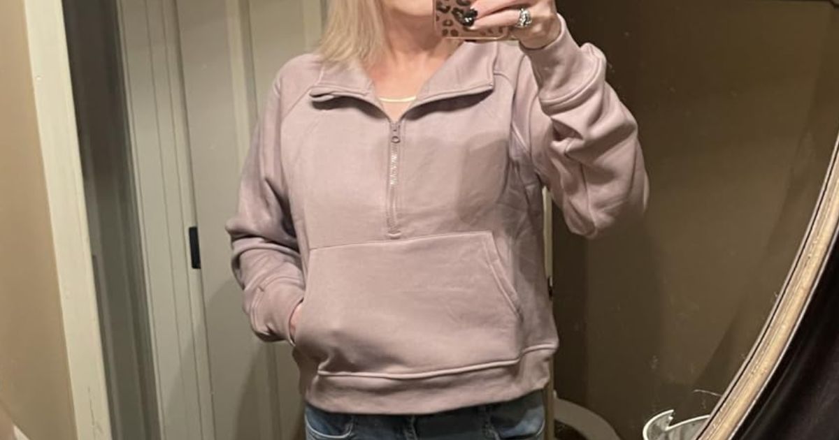 woman wearing ATHMILE Women’s Cropped Half Zip Fleece Pullover