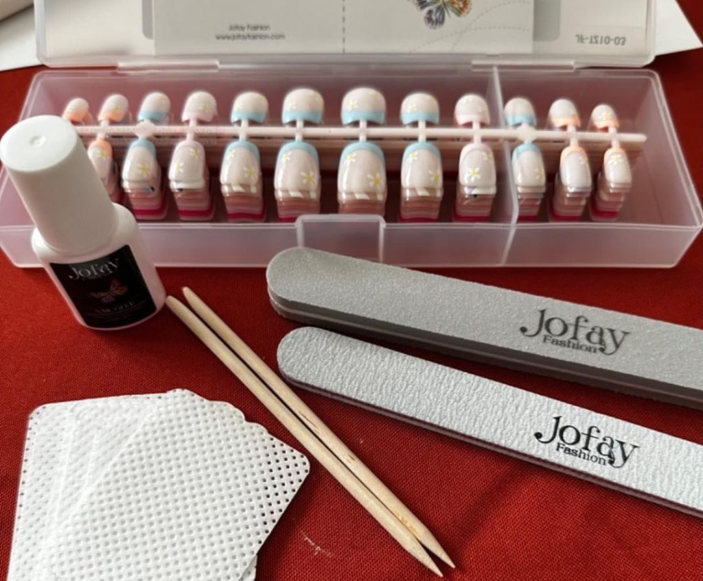 a Jofay press on nails kit