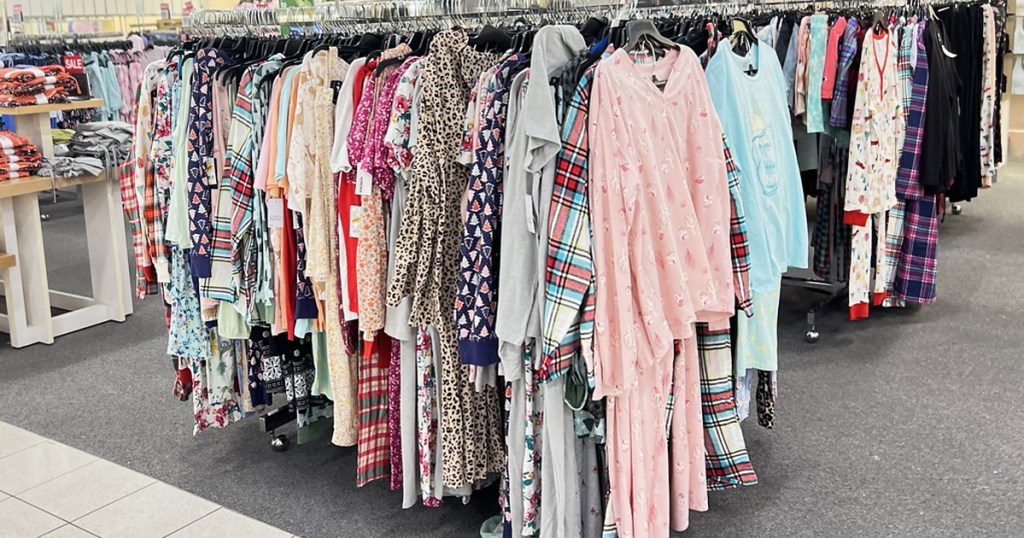 rack of women's pajamas on clearance at kohl's