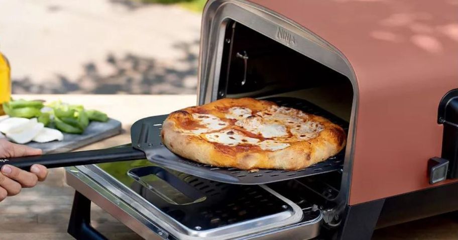 taking pizza out of ninja woodfire oven