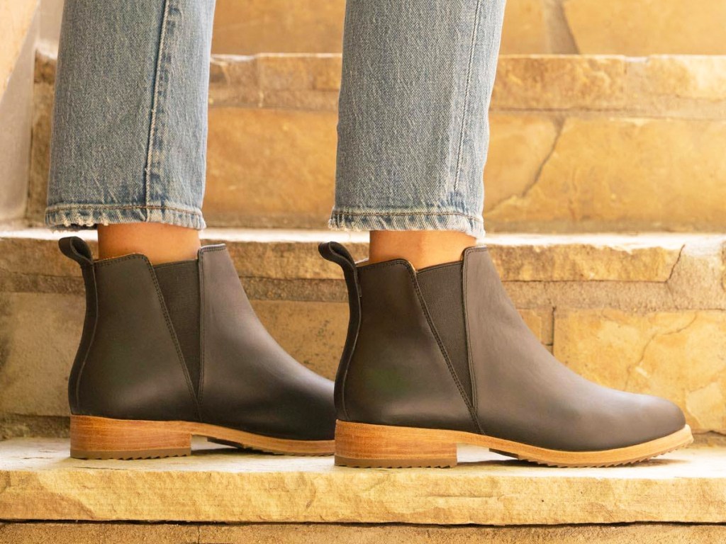 Nisolo-Classic-Chelsea-Boots خصم إضافي 30% على أحذية Nisolo |  أحذية وصنادل نسائية مستدامة والمزيد بسعر يبدأ من 56 دولارًا