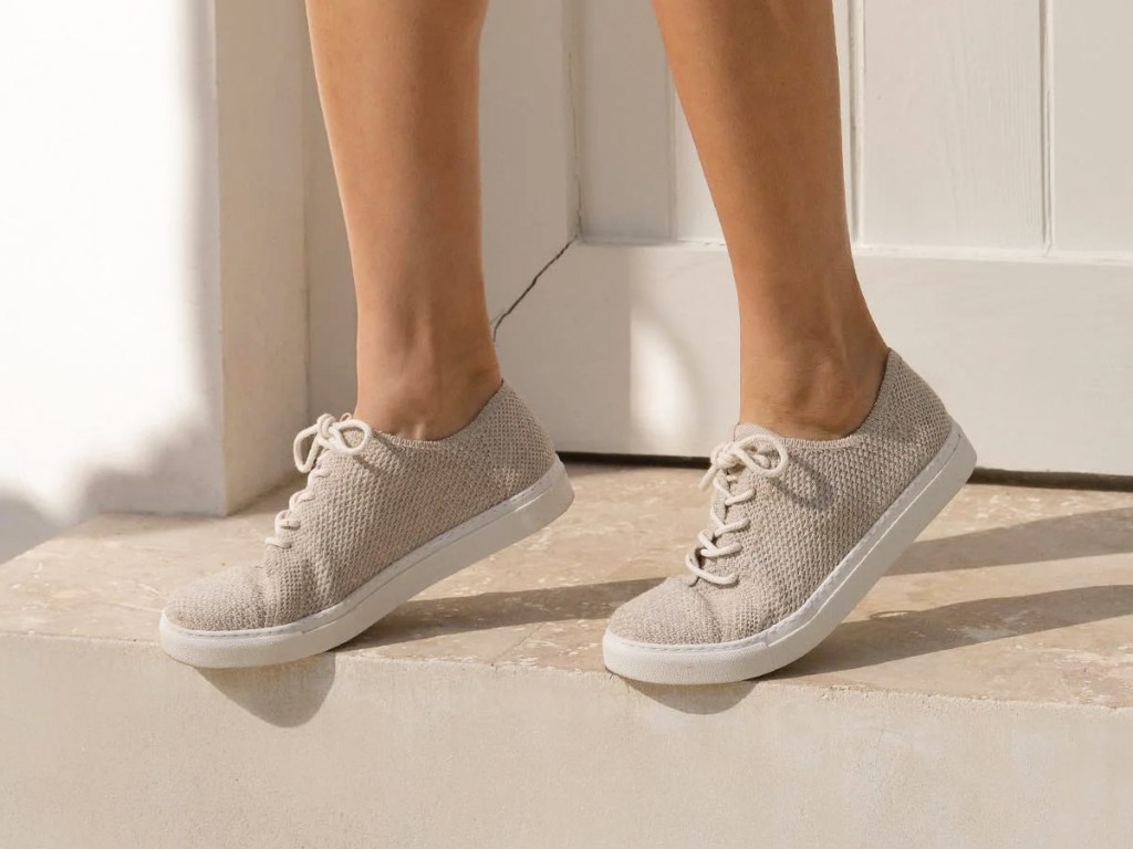 Nisolo-Womens-Go-To-Eco-Knit-Sneakers خصم إضافي 30% على أحذية Nisolo |  أحذية وصنادل نسائية مستدامة والمزيد بسعر يبدأ من 56 دولارًا