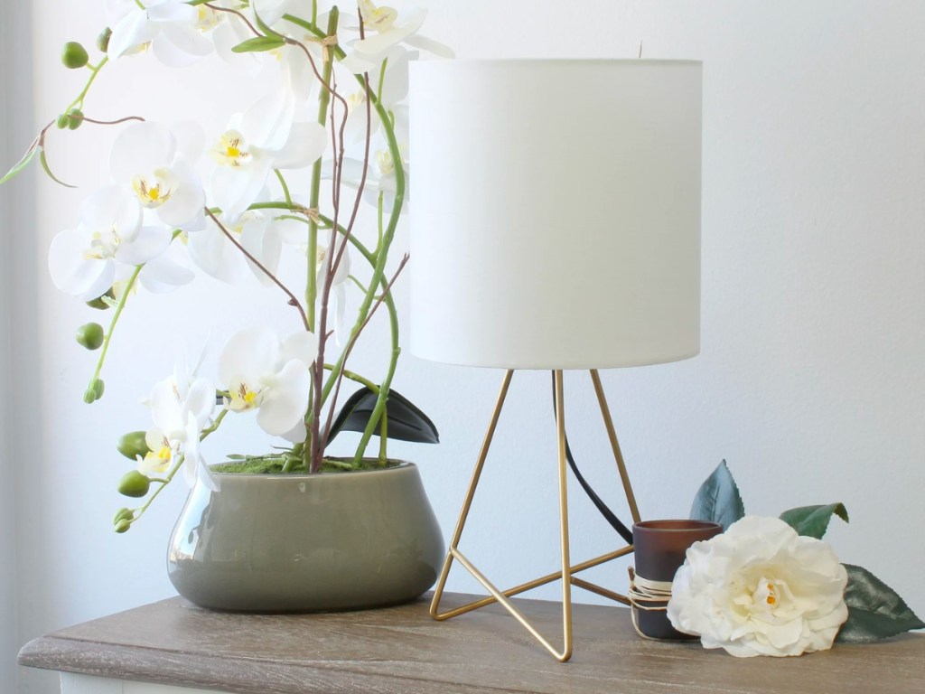 Simple-Home-Wire-Lamp مصباح طاولة Boho Rattan بسعر 10.97 دولارًا فقط على Walmart.com + المزيد!