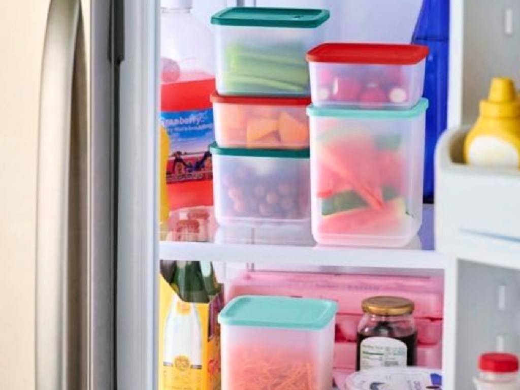 This Nostalgic Set Of Tupperware Containers Is Trending At