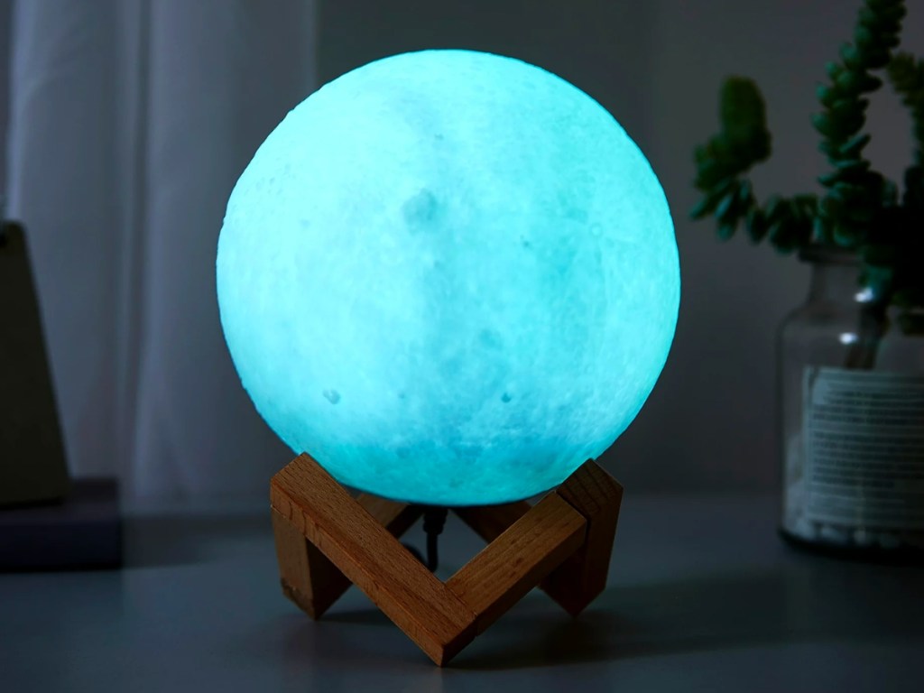 Urban-Shop-Moon-Lamp مصباح طاولة Boho Rattan بسعر 10.97 دولارًا فقط على Walmart.com + المزيد!