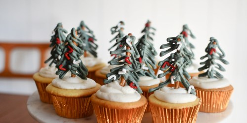 Try This Easy Christmas Tree Cupcake Topper for the Holidays!