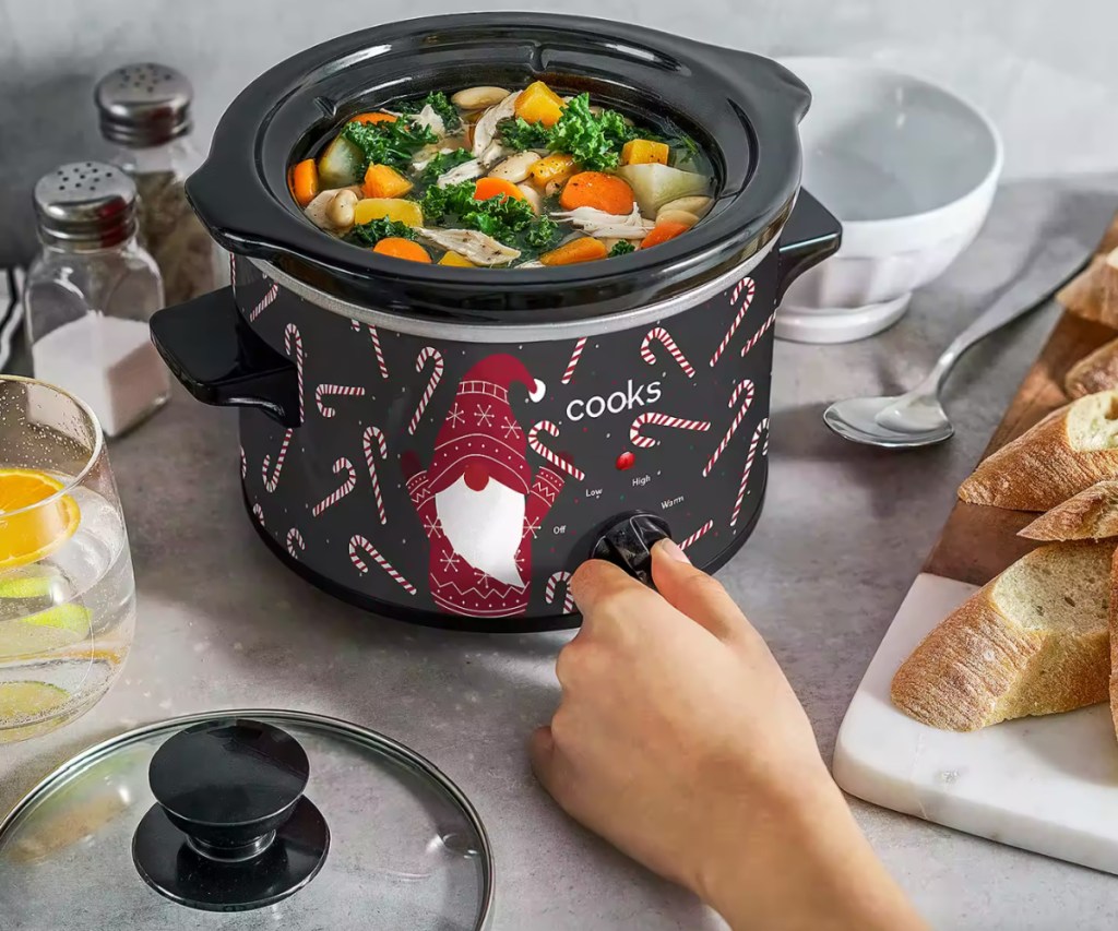 cooks-slow-cooker-1 طهي طباخات بطيئة احتفالية بسعر 11.69 دولارًا فقط على JCPenney.com (22 دولارًا عاديًا)