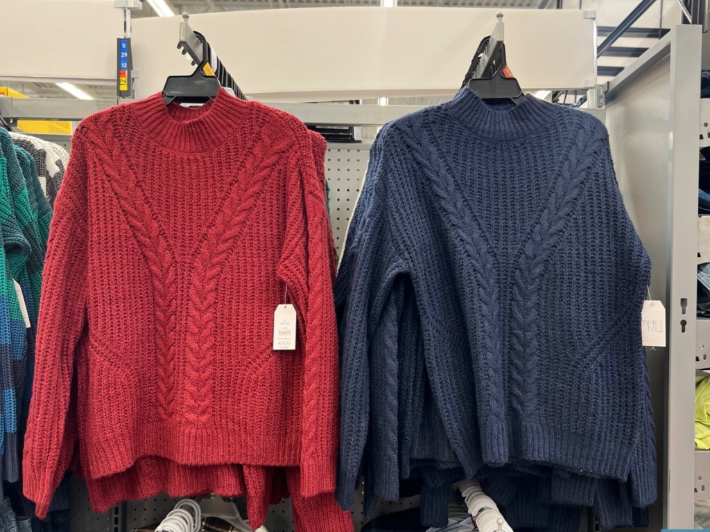 display-of-Time-and-Tru-Womens-Mock-Neck-sweater-in-red-and-blue العثور على ملابس الخريف النسائية في وول مارت |  قطعتان من القمصان ذات الأكمام الطويلة بسعر 23.96 دولارًا فقط