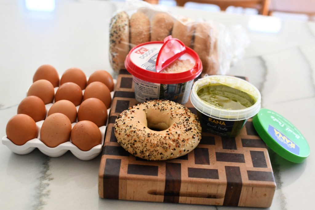 egg in bagel recipe ingredients