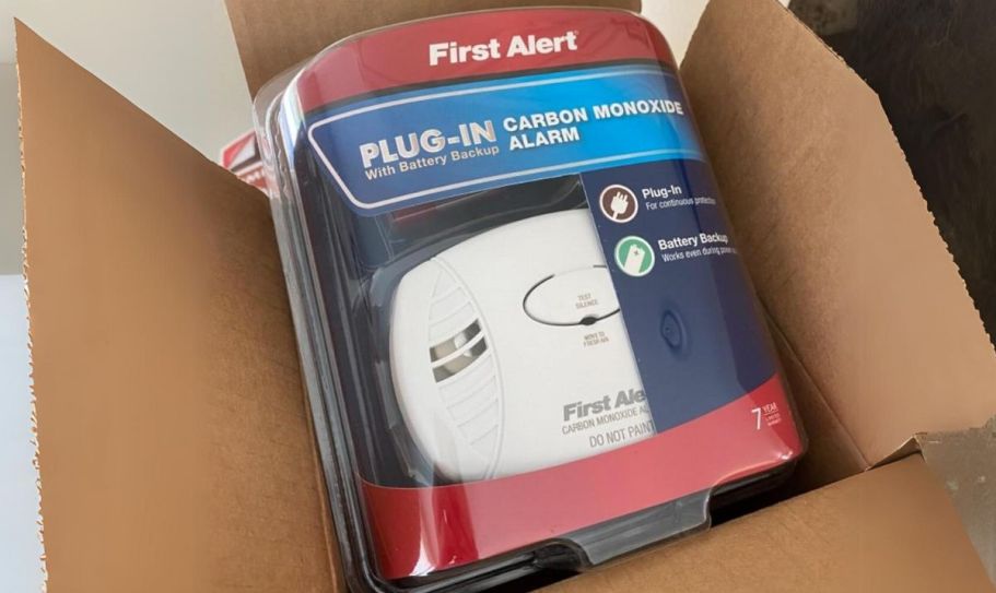 First Alert Carbon Monoxide Alarm 2-Pack Only $18.96 on Amazon (Battery Powered & Plugin)