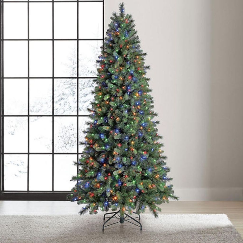Member's Mark 7.5' 550 LED Pre-lit Virginia Pine Christmas Tree