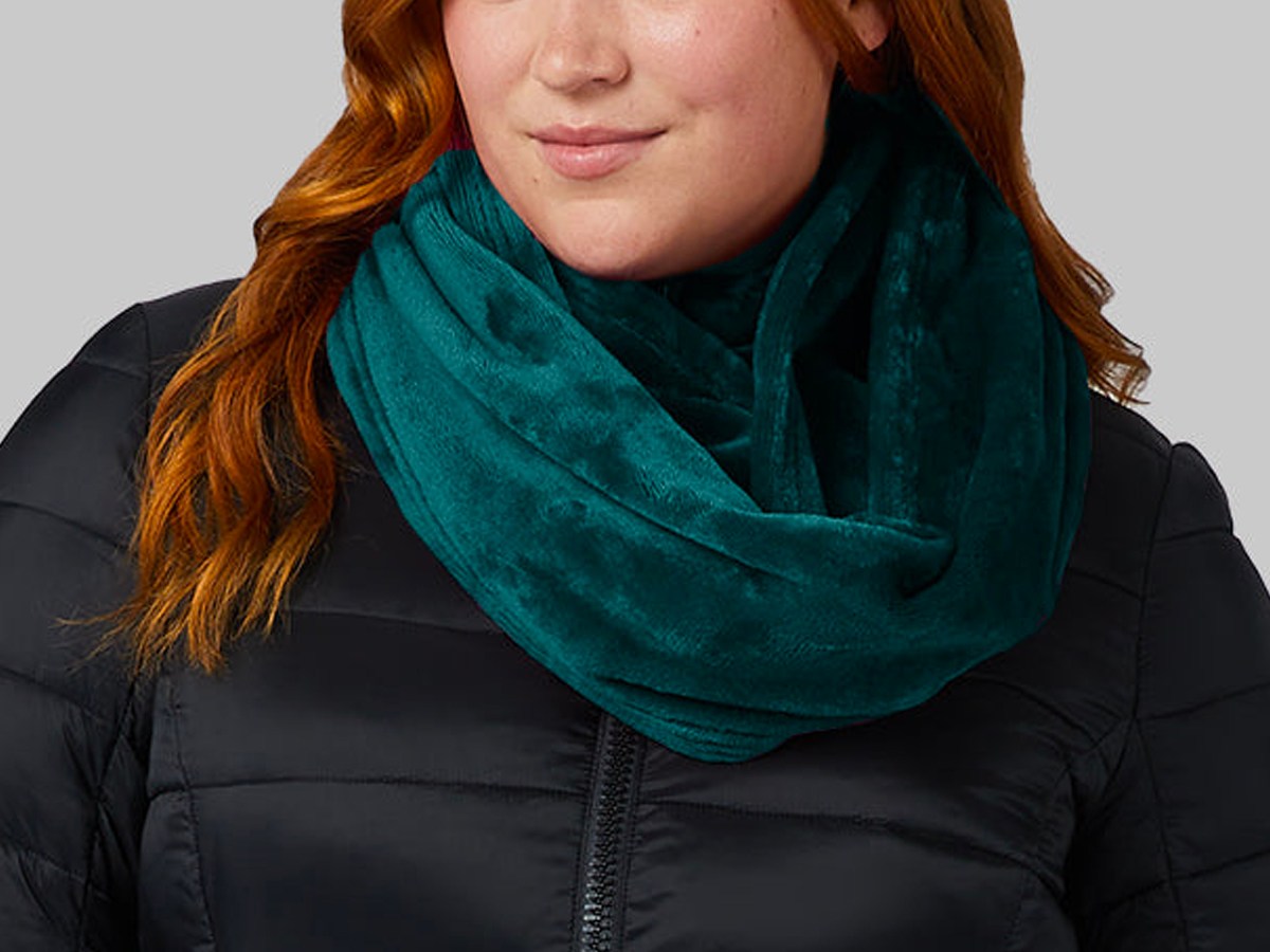 32 Degrees Scarves Only $3.99 Shipped + FREE Tote (Today Only) | Hip2Save