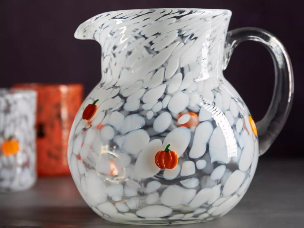 Anthropologie-Mystic-Pressed-Bead-Pitcher خصم إضافي بنسبة 40% على عروض الأنثروبولوجيا!  تسوق أفضل 9 اختيارات لدينا، بما في ذلك الأكواب بأقل من 6 دولارات (تصل قبل عيد الميلاد!)