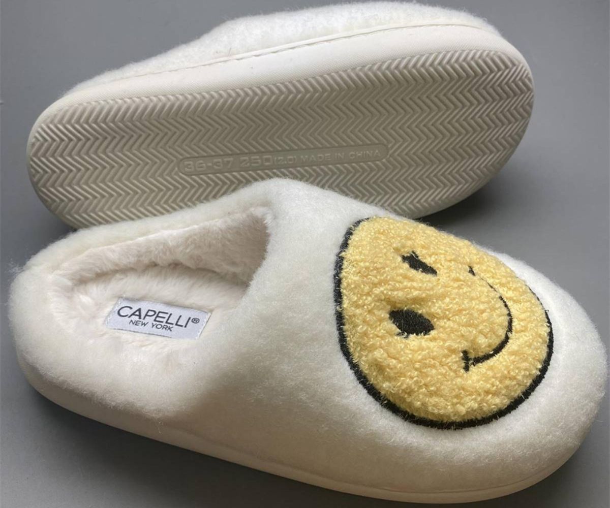 A pair of Capelli Slippers with a Smile