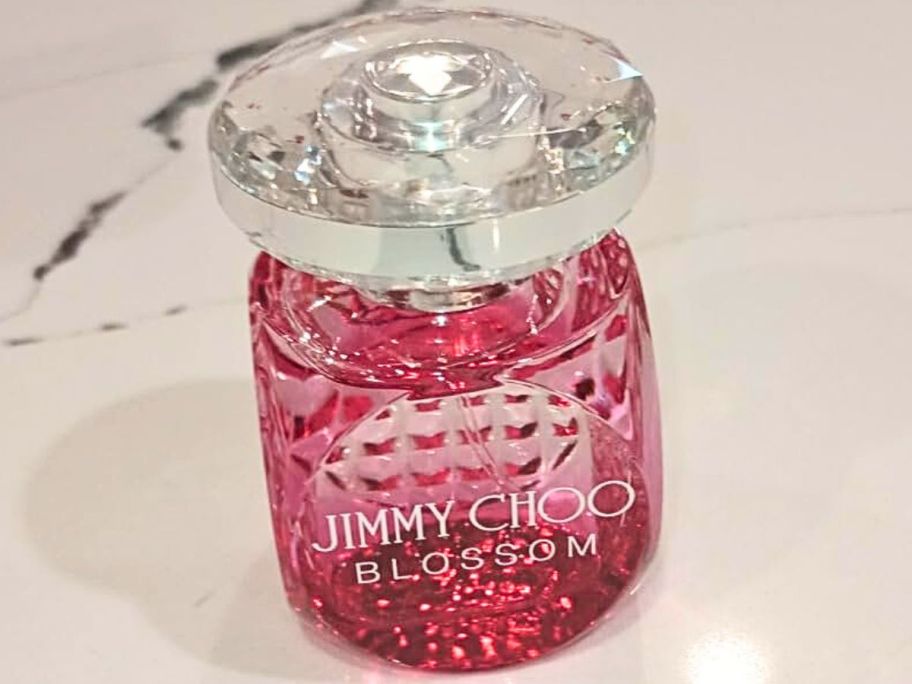 Jimmy-Choo-Blossom-Perfume خصم يصل إلى 50% على عطور ميسي ذات التصنيف العالي |  أرماني، لانكوم وأكثر