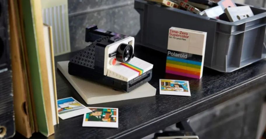 LEGO Polaroid Camera w Pictures