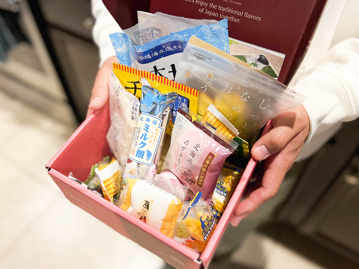 Gift Alert: Sakuraco Box – Dive into 20 Awesome Japanese Snacks, Teas, & More (+ Promo Code!)