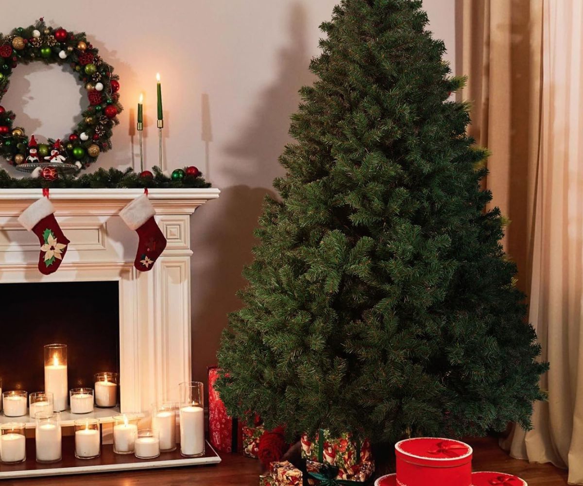 WOW! 7.5 Foot Christmas Tree Only 29.99 Shipped on Amazon (Reg. 100
