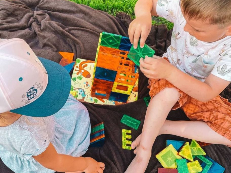 kids playin with Tytan Magnetic Tiles