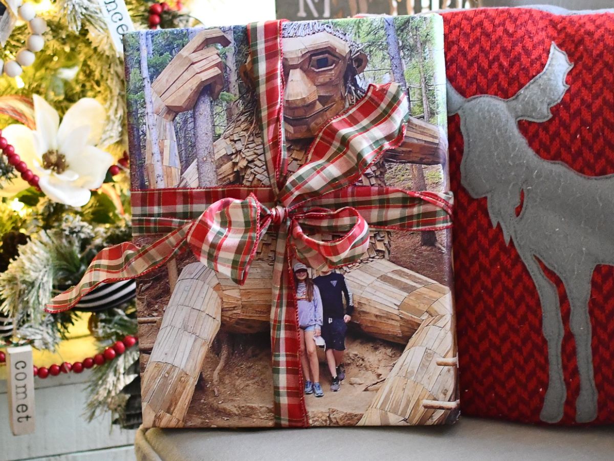 Walgreens Photo Canvas with a bow wrapped around it.