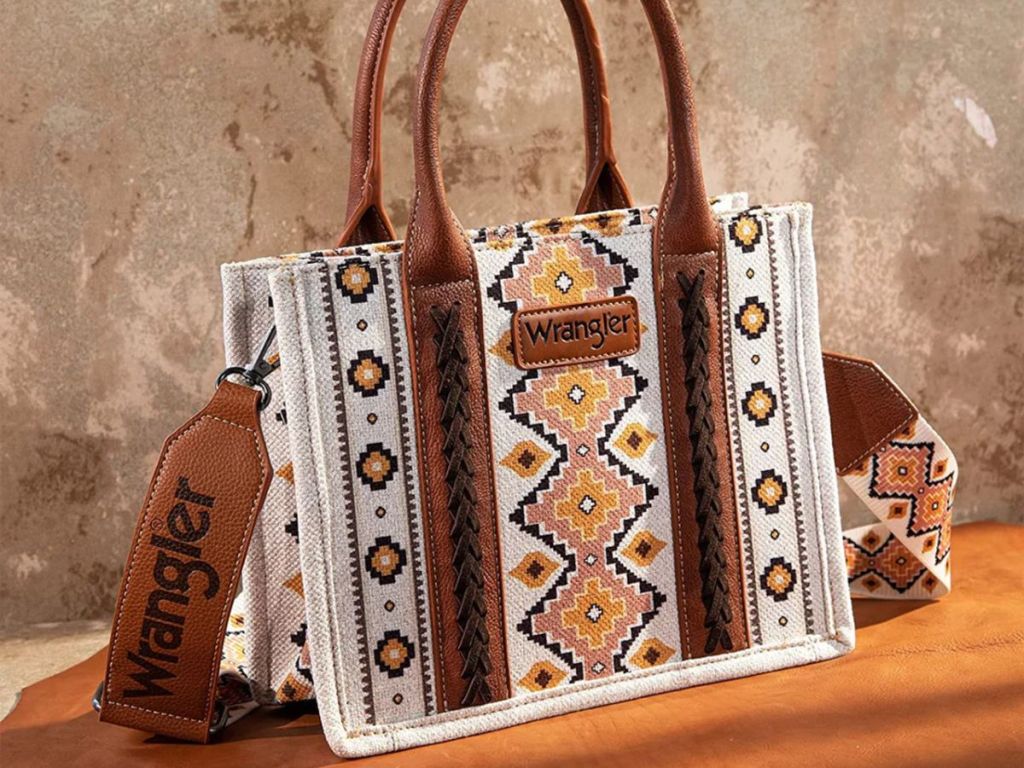 Wrangler aztec tote with guitar strap