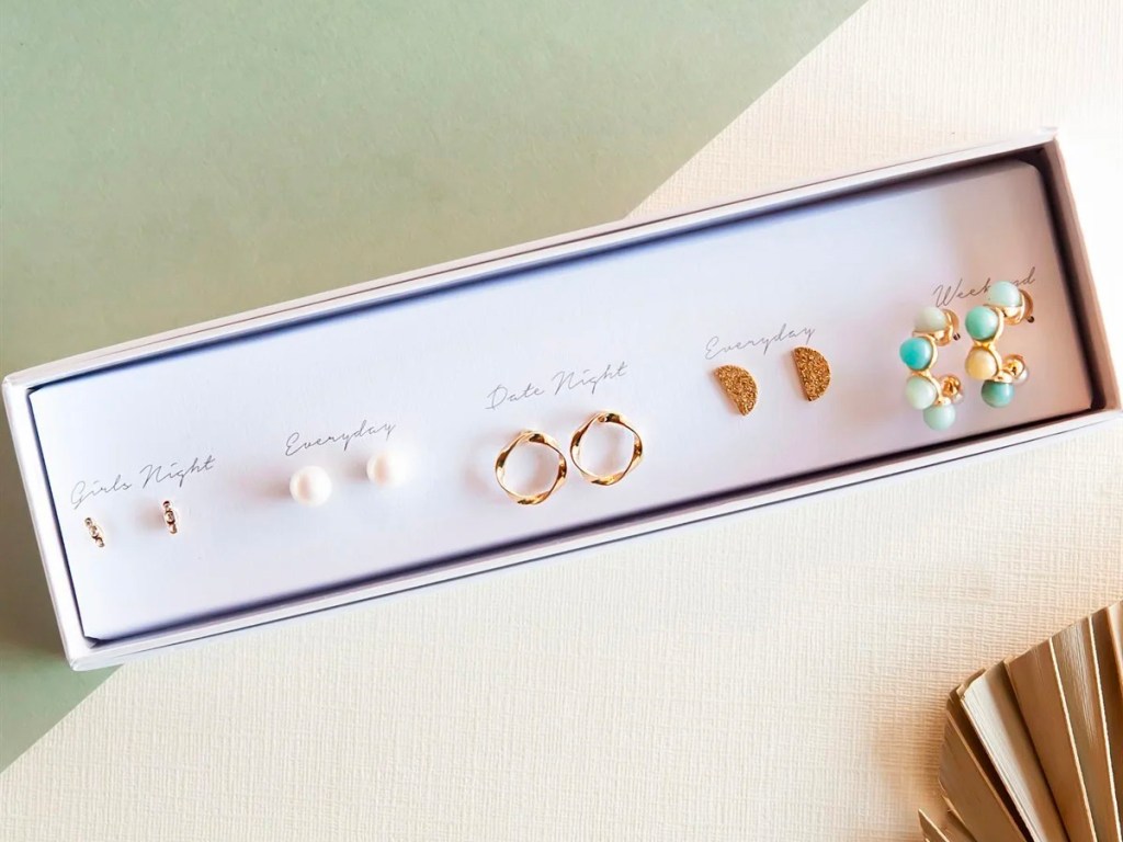 5 pack of earrings in gift box