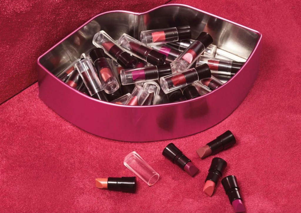 lipstick case with 30 lipsticks