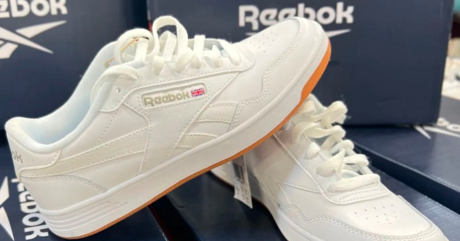 white reebok shoes with boxes