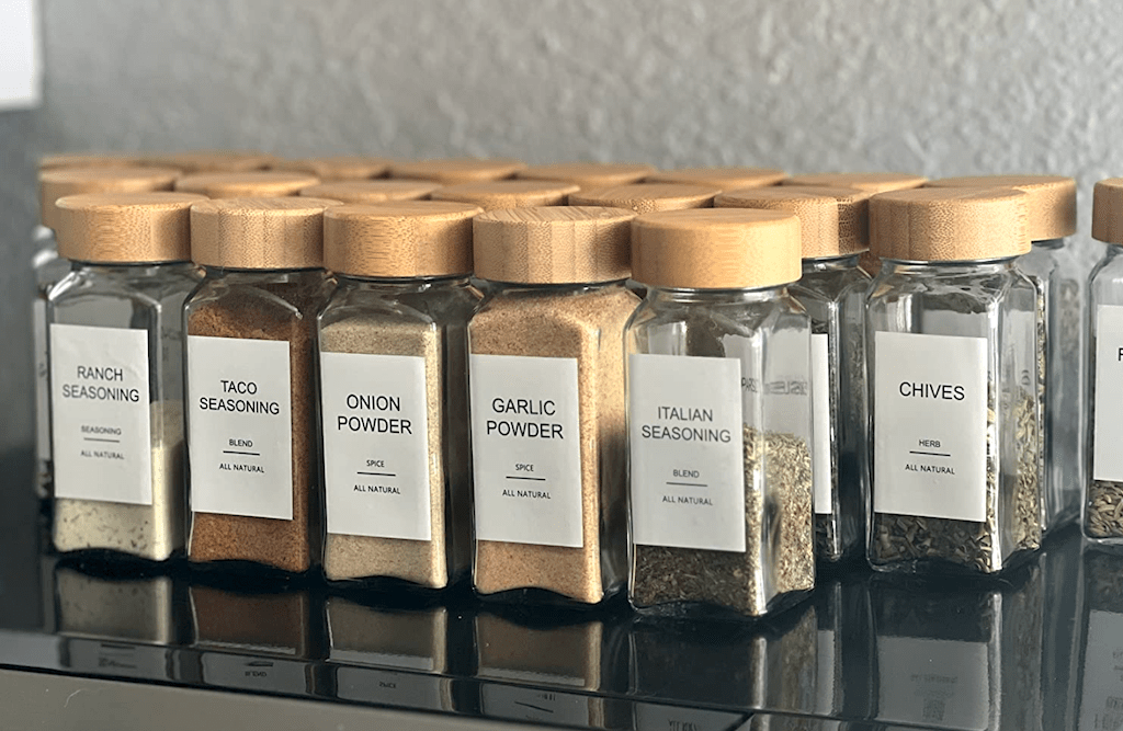 spice jars with lids 
