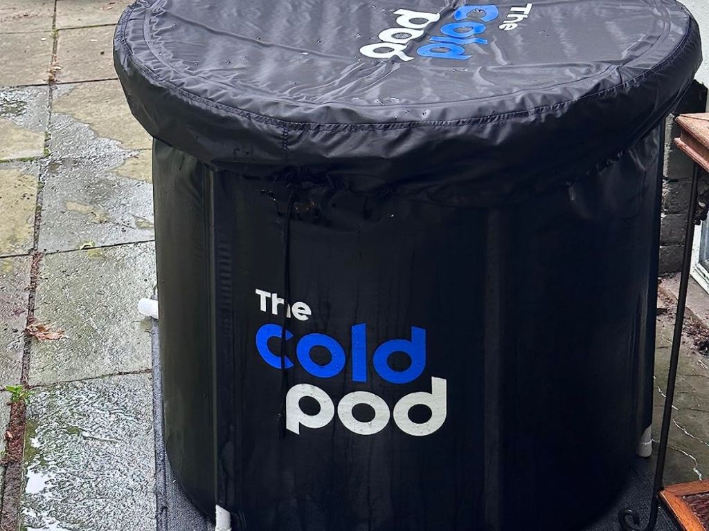 the cold pod ice bath iwth lid on patio